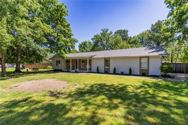 2926 Loxley Avenue, Fayetteville, AR 72703
