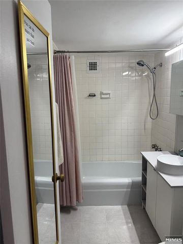 265 Main Street 702, Ridgefield Park, NJ 07660