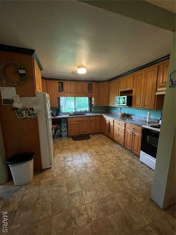 623 County Road 6590, Salem, MO 65560