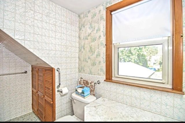 41 Highland St, Auburn, MA 01501