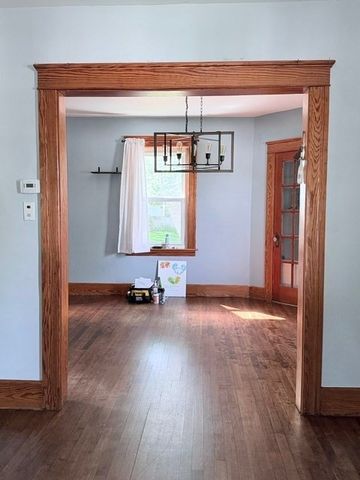 41 Highland St, Auburn, MA 01501