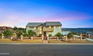 345 Lakeview Drive, Palmdale, CA 93551