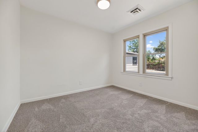 2422 W Greenfield St, Wichita, KS 67217