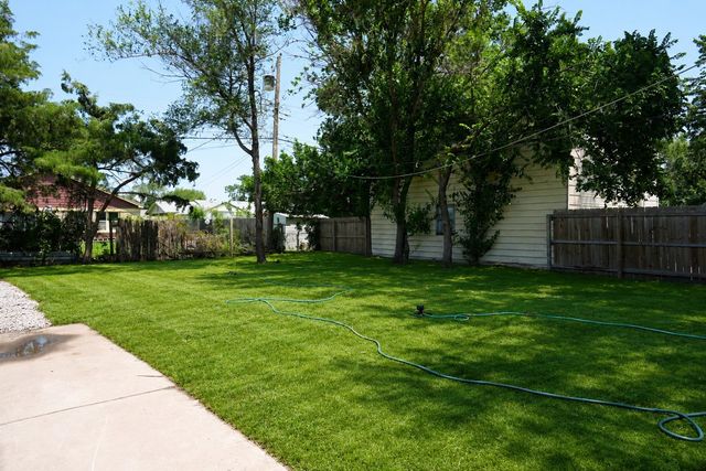 2422 W Greenfield St, Wichita, KS 67217