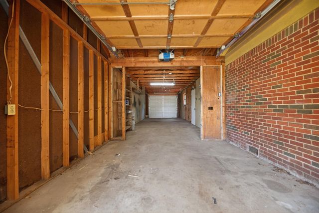 2422 W Greenfield St, Wichita, KS 67217