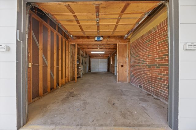 2422 W Greenfield St, Wichita, KS 67217