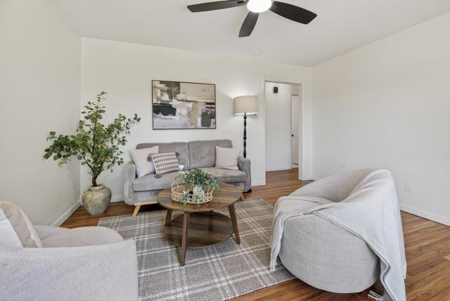 2422 W Greenfield St, Wichita, KS 67217