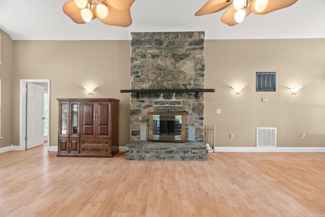 225 Sky King Drive, Fairfield Bay, AR 72088