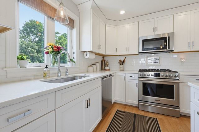 21 Windward Way, Swansea, MA 02777