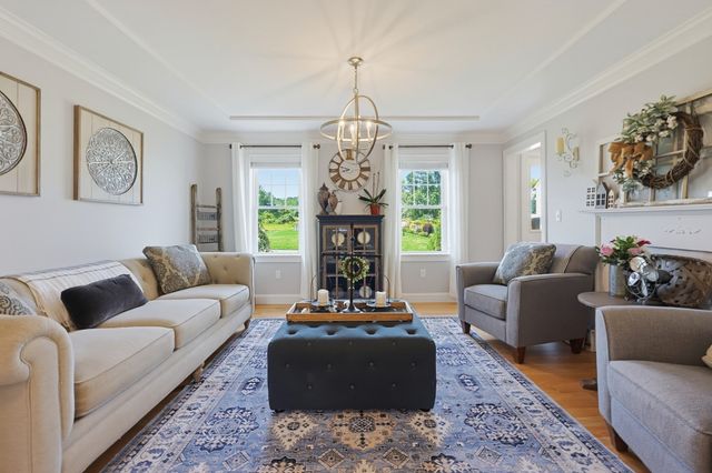 21 Windward Way, Swansea, MA 02777