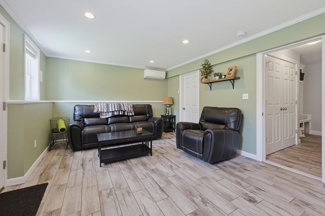 21 Windward Way, Swansea, MA 02777
