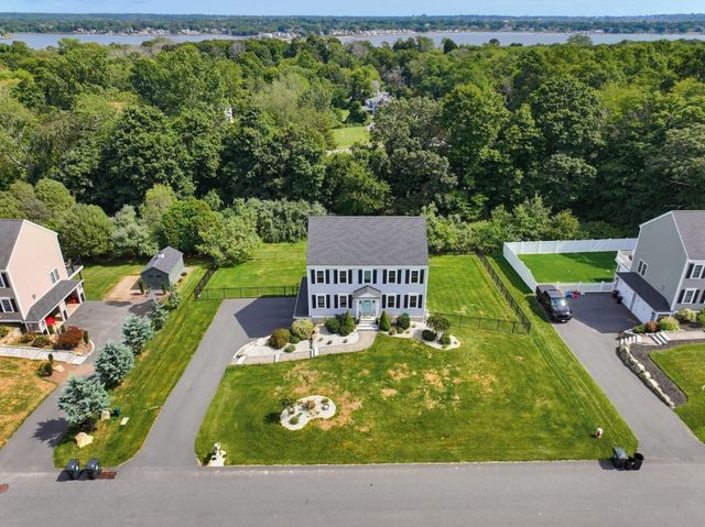 21 Windward Way, Swansea, MA 02777