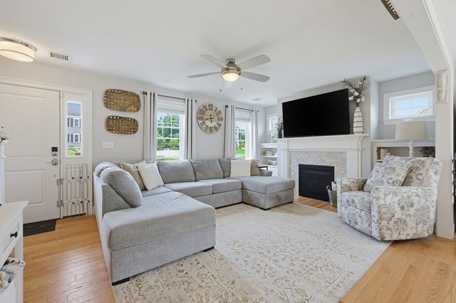 21 Windward Way, Swansea, MA 02777