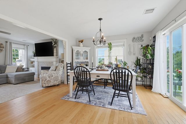 21 Windward Way, Swansea, MA 02777