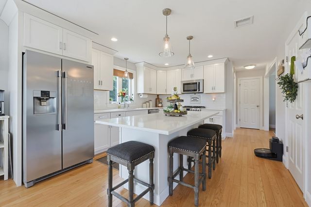 21 Windward Way, Swansea, MA 02777