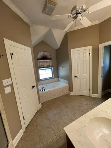 1035 Crouch Road, Benton, LA 71006