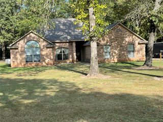 1035 Crouch Road, Benton, LA 71006