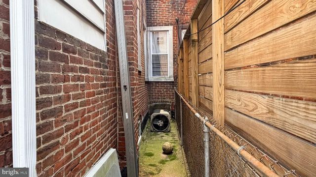2239 W SOMERSET ST, Philadelphia, PA 19132