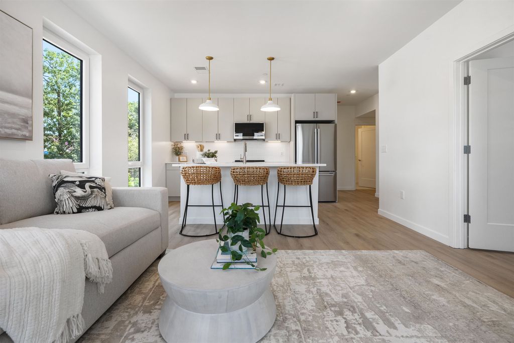80 Constitution Avenue # 326, Portsmouth, NH 03801