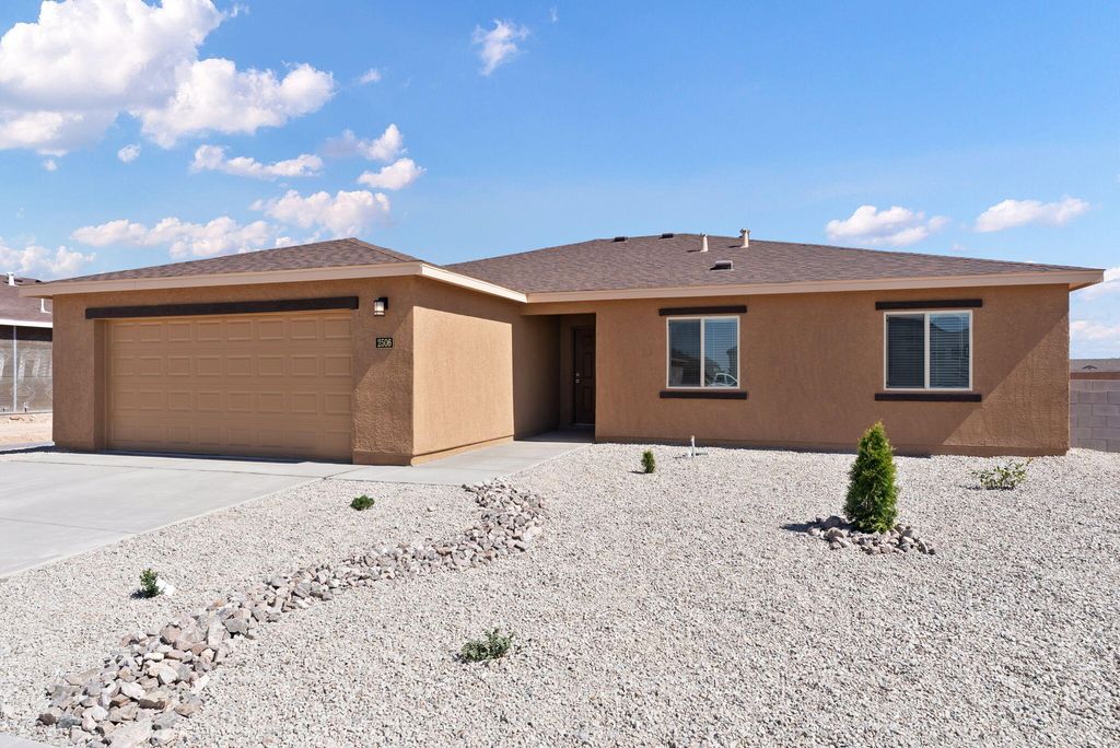 811 Calle de las Rosas, Belen, NM 87002