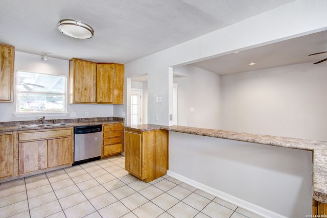 434 SCHMELTZER LN, San Antonio, TX 78213