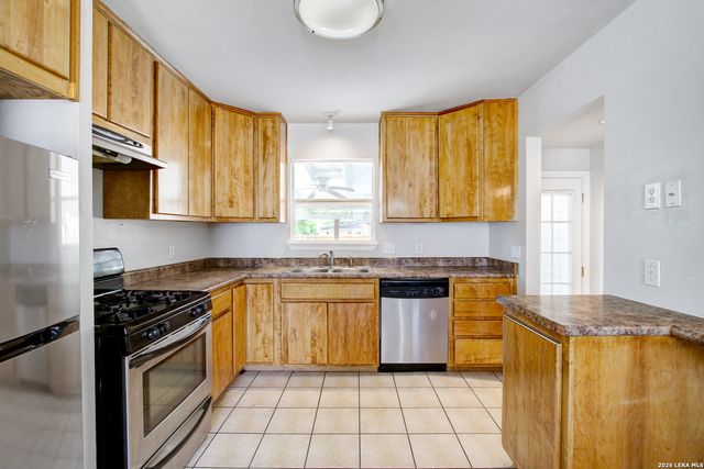 434 SCHMELTZER LN, San Antonio, TX 78213