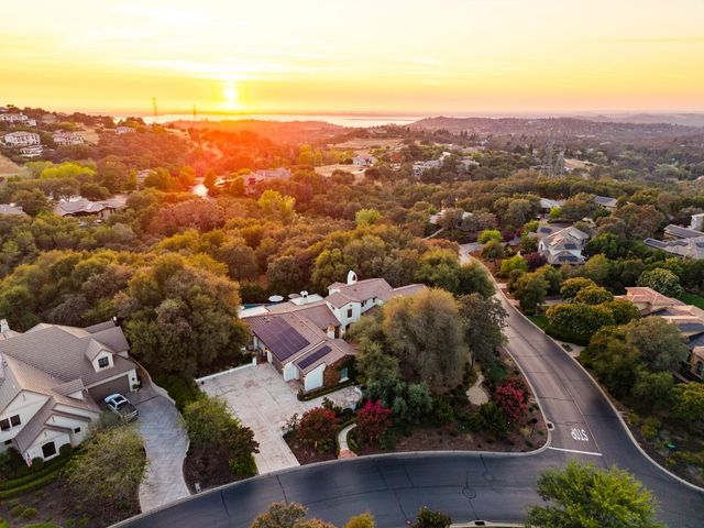 5112 Greyson Creek Drive, El Dorado Hills, CA 95762