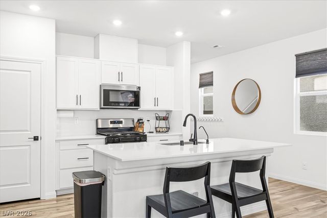 9170 Nostrand Avenue, Las Vegas, NV 89148
