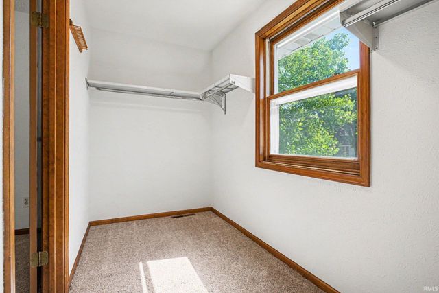 52160 Trinity Court, South Bend, IN 46637