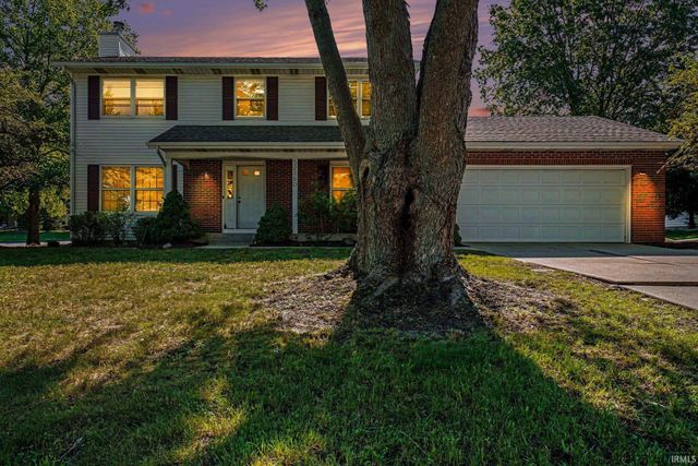 52160 Trinity Court, South Bend, IN 46637
