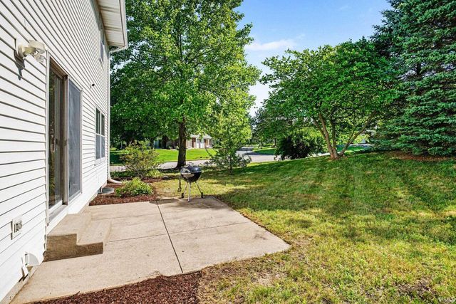 52160 Trinity Court, South Bend, IN 46637