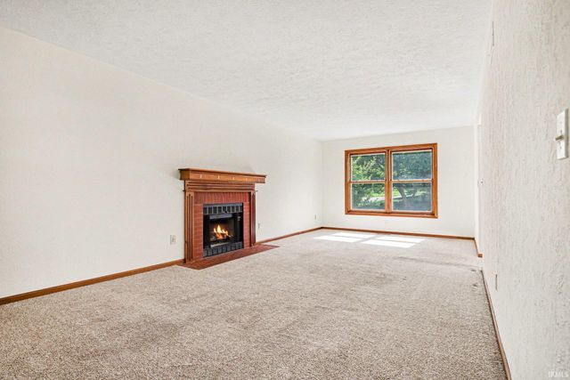 52160 Trinity Court, South Bend, IN 46637