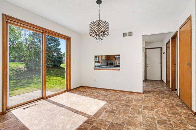 52160 Trinity Court, South Bend, IN 46637