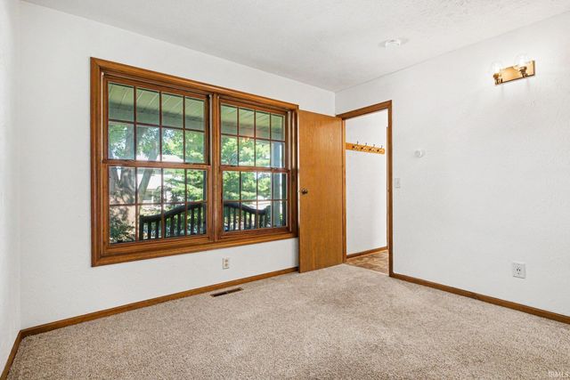 52160 Trinity Court, South Bend, IN 46637