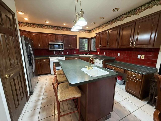 361 N SARATOGA DRIVE, South Union Twp, PA 15401
