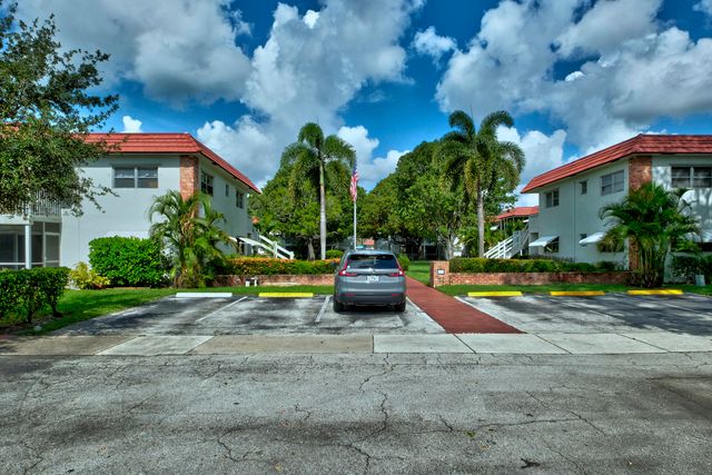 899 SE 2nd Avenue 116, Deerfield Beach, FL 33441