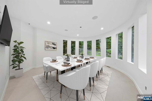1 Lambs Lane, Cresskill, NJ 07626