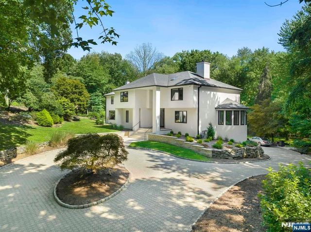1 Lambs Lane, Cresskill, NJ 07626