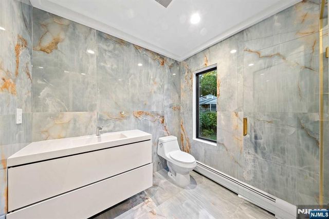 1 Lambs Lane, Cresskill, NJ 07626