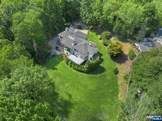1 Lambs Lane, Cresskill, NJ 07626