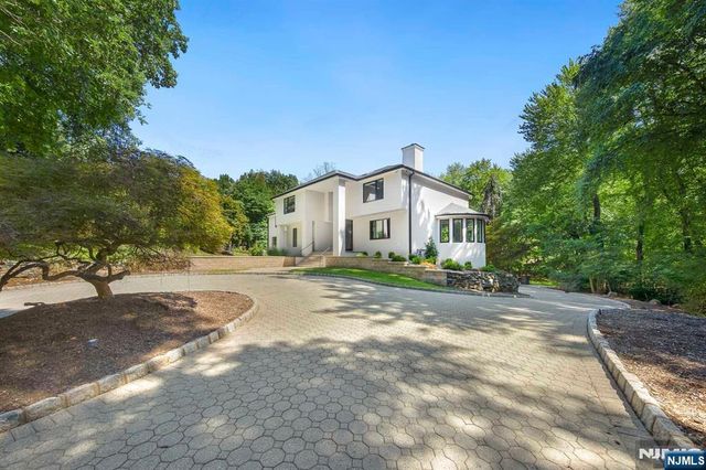 1 Lambs Lane, Cresskill, NJ 07626