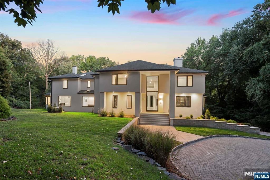 1 Lambs Lane, Cresskill, NJ 07626
