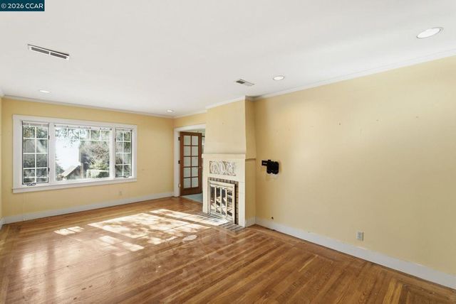 549 549 Santa Barbara Rd, Berkeley, CA 94707