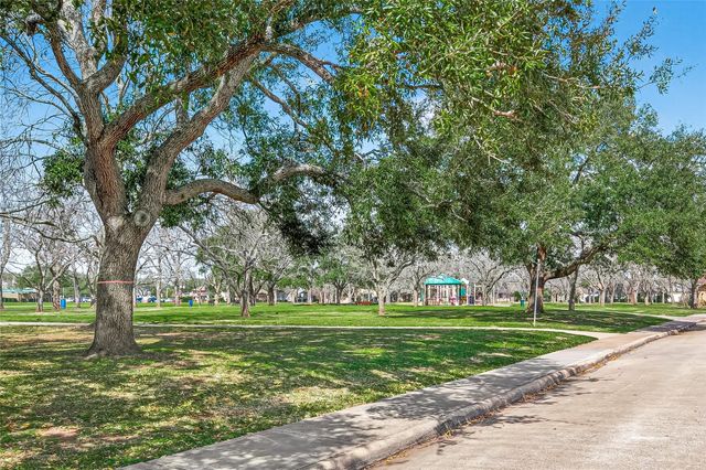 3111 Barnhill Lane, Sugar Land, TX 77479