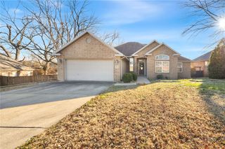 2701 SW 8th Street, Bentonville, AR 72712