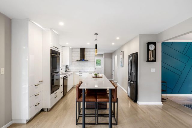 2305 Leffingwell Avenue NE, Grand Rapids, MI 49525