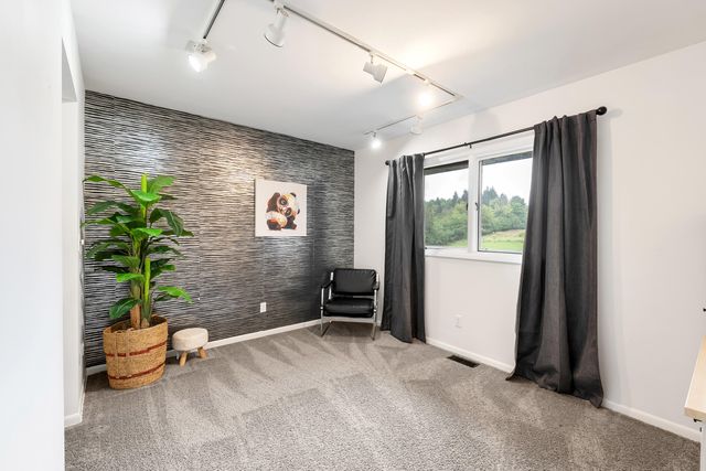 2305 Leffingwell Avenue NE, Grand Rapids, MI 49525