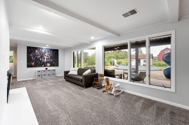 2305 Leffingwell Avenue NE, Grand Rapids, MI 49525