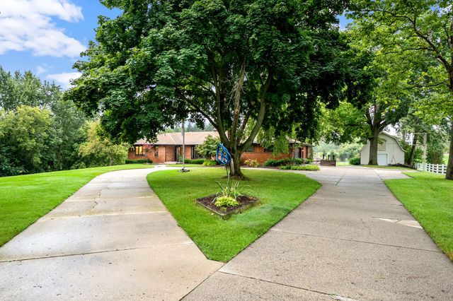2305 Leffingwell Avenue NE, Grand Rapids, MI 49525