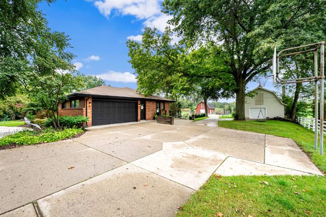2305 Leffingwell Avenue NE, Grand Rapids, MI 49525
